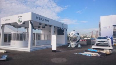 Montage Messestand