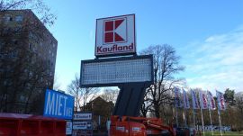 Außenwerbung - Montage von Werbetechnik
